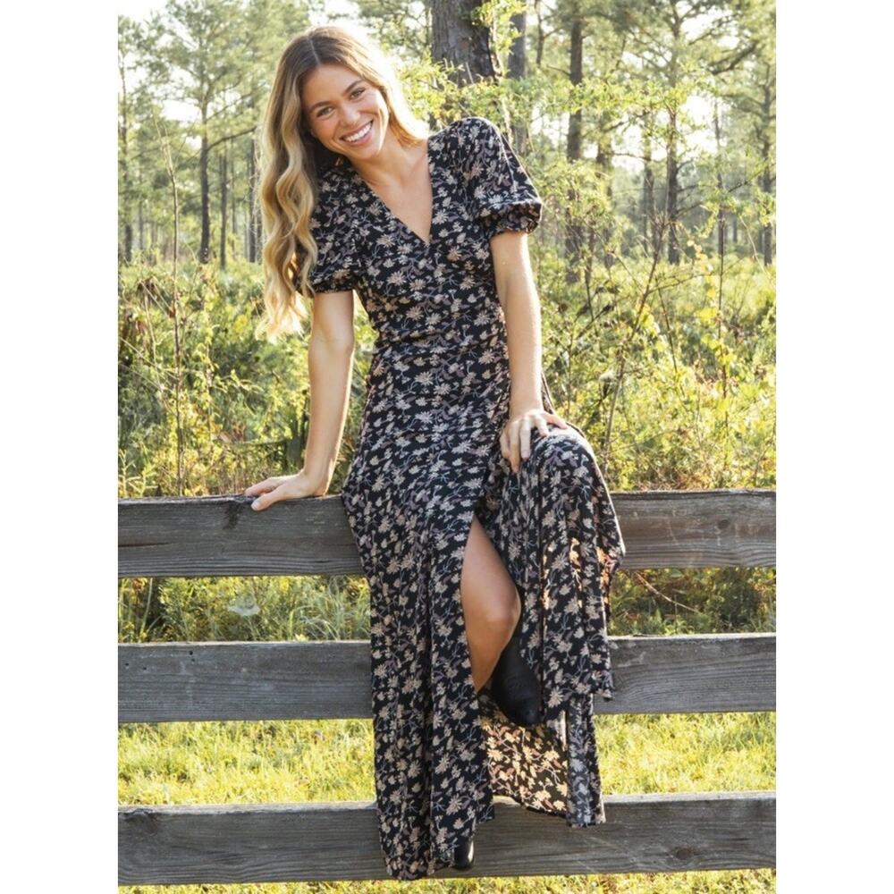 Natural Life Sophia Wrap Maxi Dress Size Medium Black Leaf Print Boho Elegant